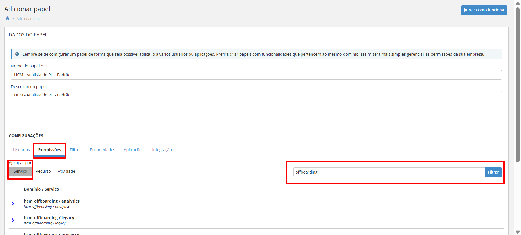 Configuração do papel com a guia Permissões, o agrupamento por Serviço e a pesquisa por offboarding destacados.